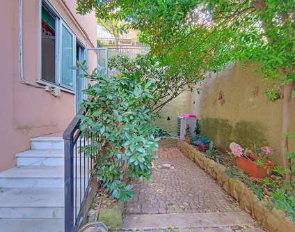 Appartamento Vendita Genova Corso Martinetti Sampierdarena ampi 7 Vani con giardino in contesto privato